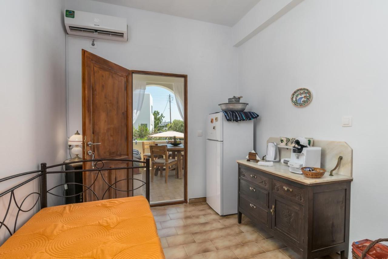 Grandpa'S Yard Apartment Adamantas  ภายนอก รูปภาพ